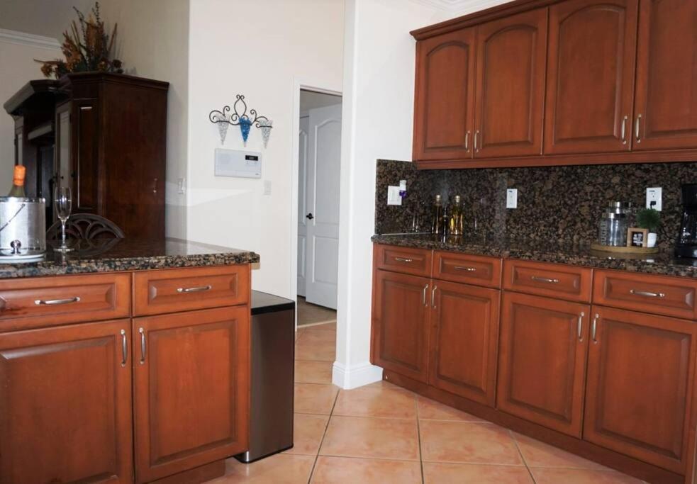 New Luxury Vacation Dream Rental- Sleeps 15! Miami Zewnętrze zdjęcie