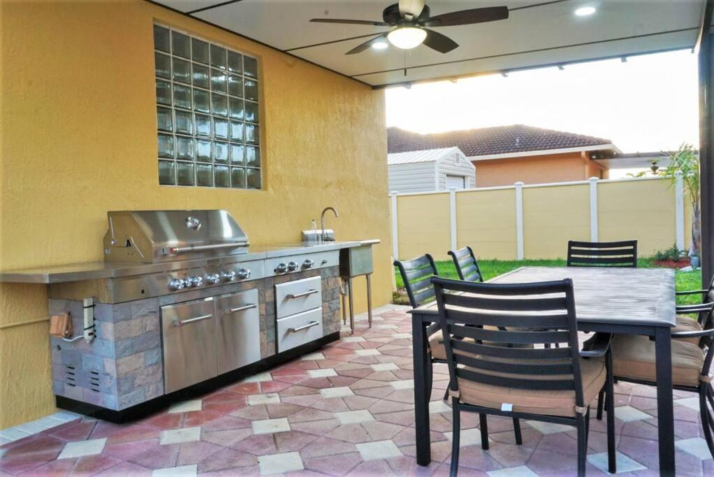 New Luxury Vacation Dream Rental- Sleeps 15! Miami Zewnętrze zdjęcie